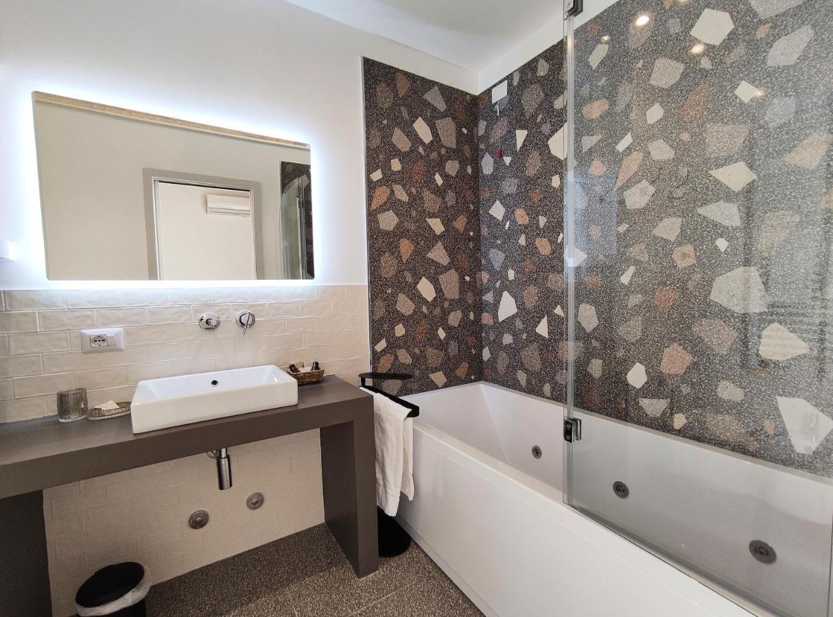 Visconti Suites By Fna Hospitality Roma エクステリア 写真